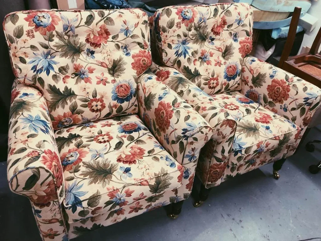 op patroon gestoffeerde fauteuils